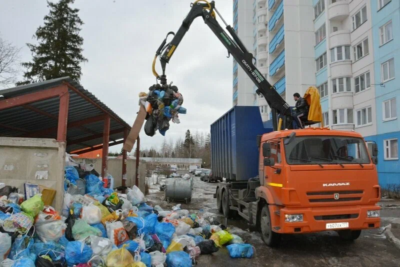 Вывоз бытового мусора в Астрахани с погрузкой в октябре