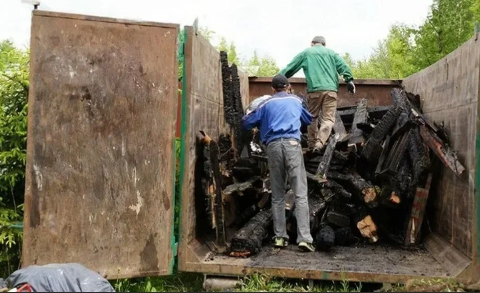 Вывоз мусора после пожара в Астрахани от ПроМусор — уборка, утилизация, цена от 2518 руб