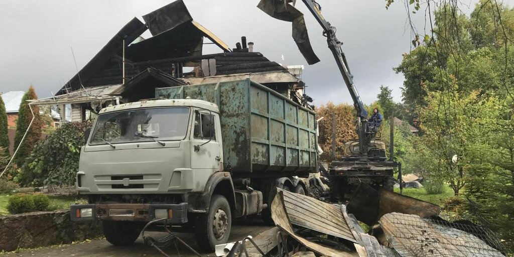Вывоз мусора после пожара с утилизацией в Астрахани в октябре