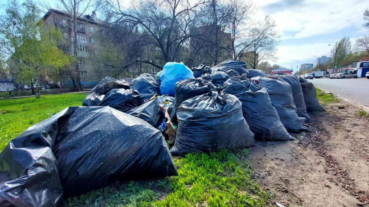 Вывоз и утилизация мусора после субботника в Астрахани в октябре
