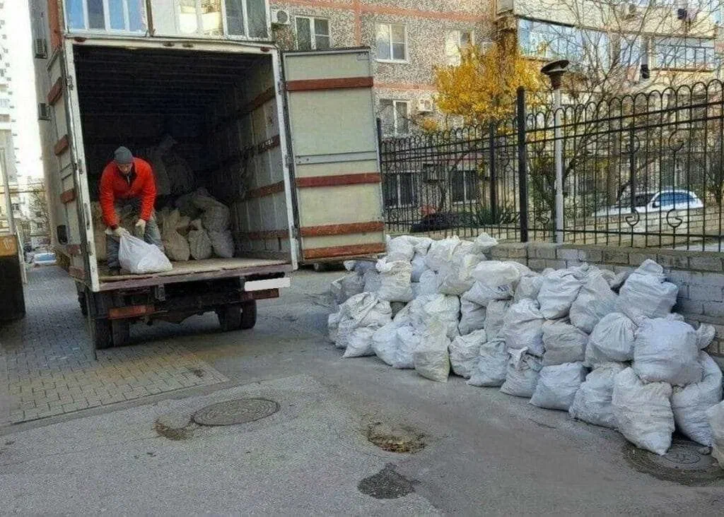 Вывоз мусора после переезда в Астрахани в октябре
