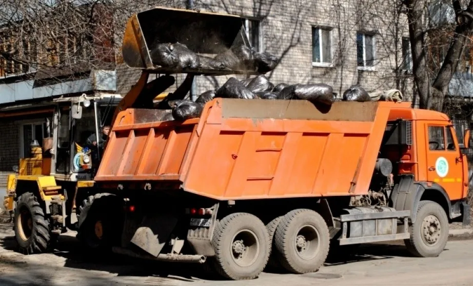 Вывоз мусора грузовым фургоном 5 тонн в Астрахани – ПроМусор, аренда, цена от 1593 руб