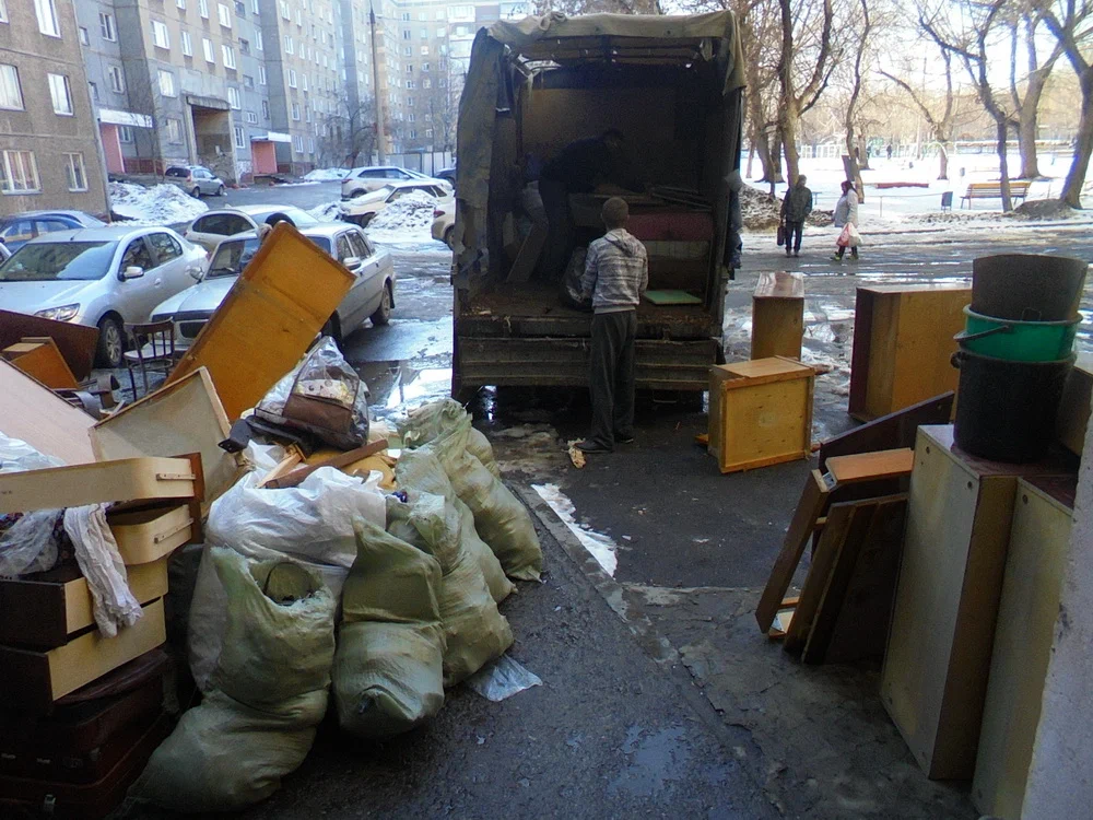 Вывоз мусора из подвала с утилизацией в Астрахани в октябре
